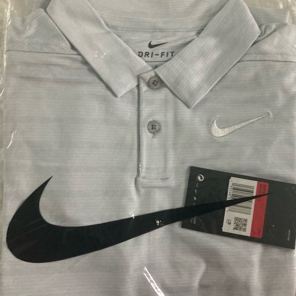 Nike boys shirt - Picture 6 of 8